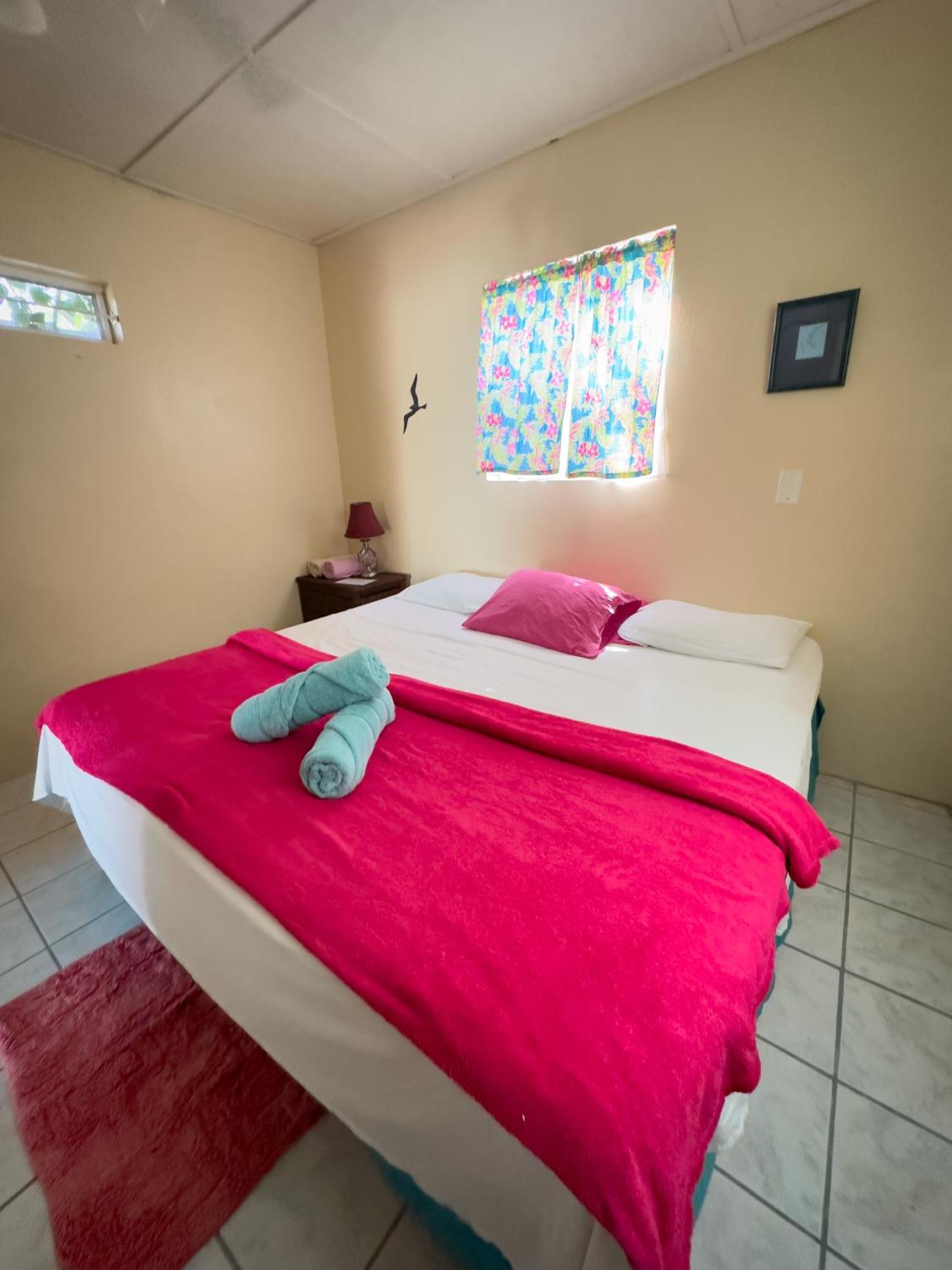 Barefoot Beach Belize Кей-Колкер Номер фото